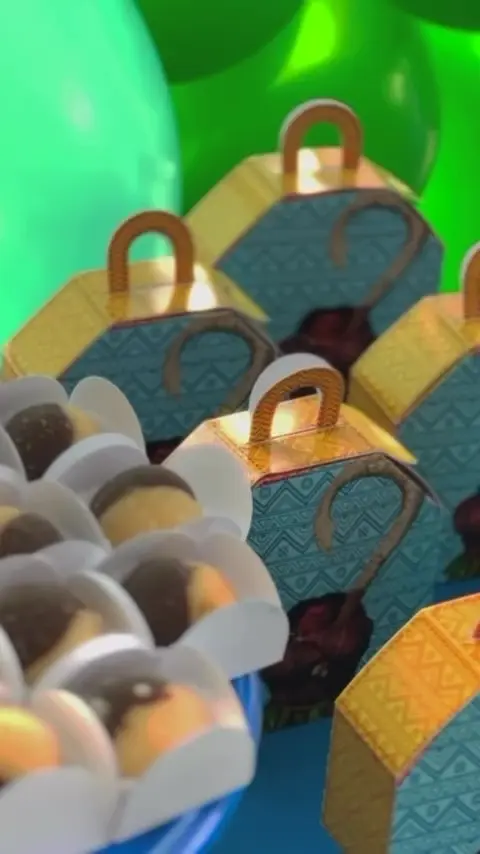 Capa do vídeo Doces e serviço em festa infantil em casa em Belo Horizonte