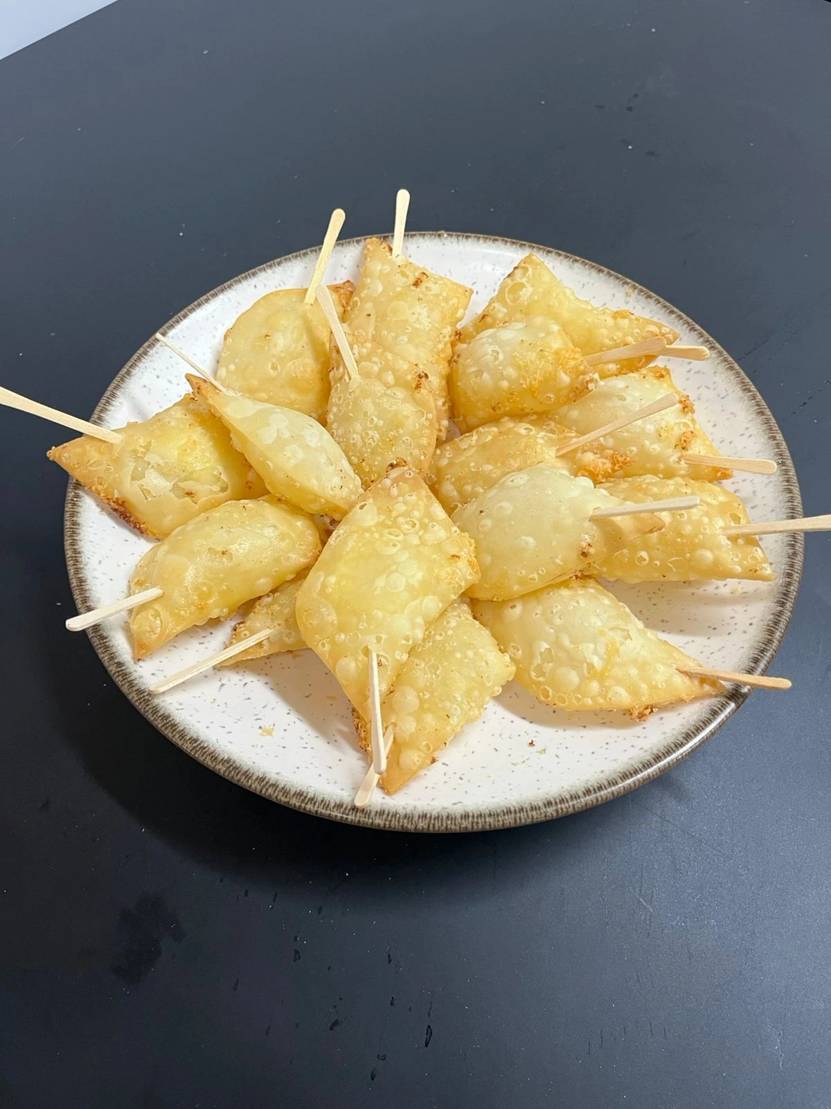 Pastéis reais preparados para buffet em casa da Home Fest
