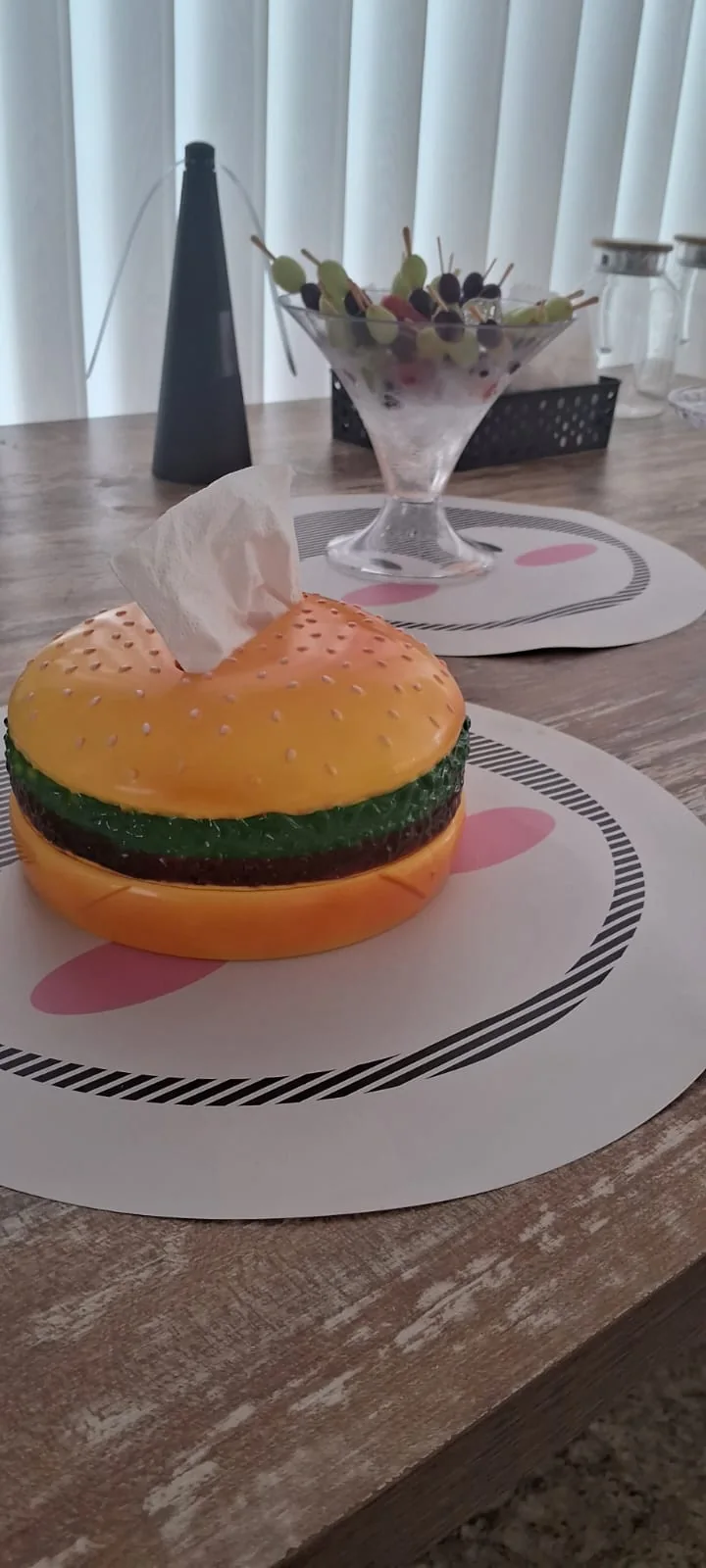 mesa principal da festa infantil em casa